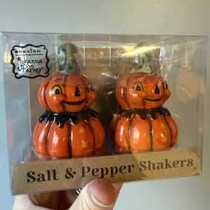 Johanna Parker Halloween Jack O Lantern salt and pepper shaker set New